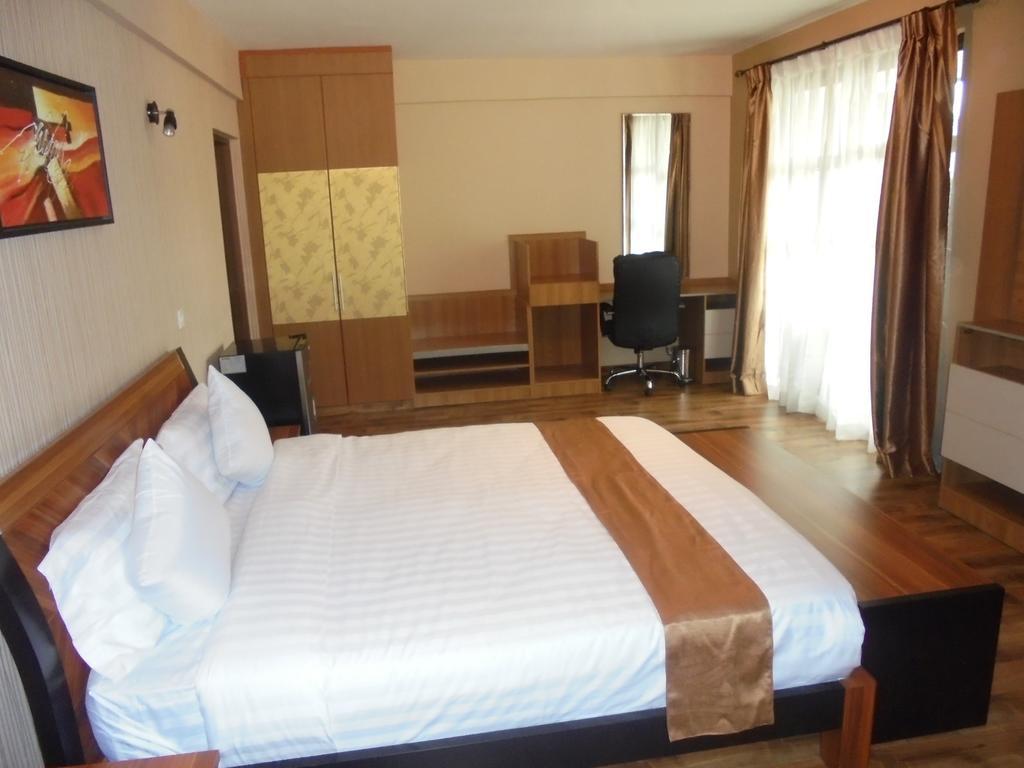 We Hotel And Suites Nairobi Exterior foto